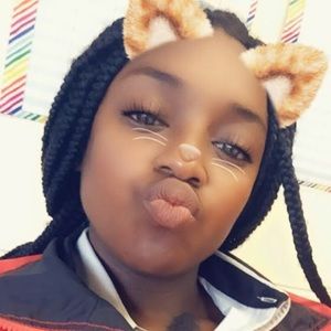 Meet your Posher, Akilah